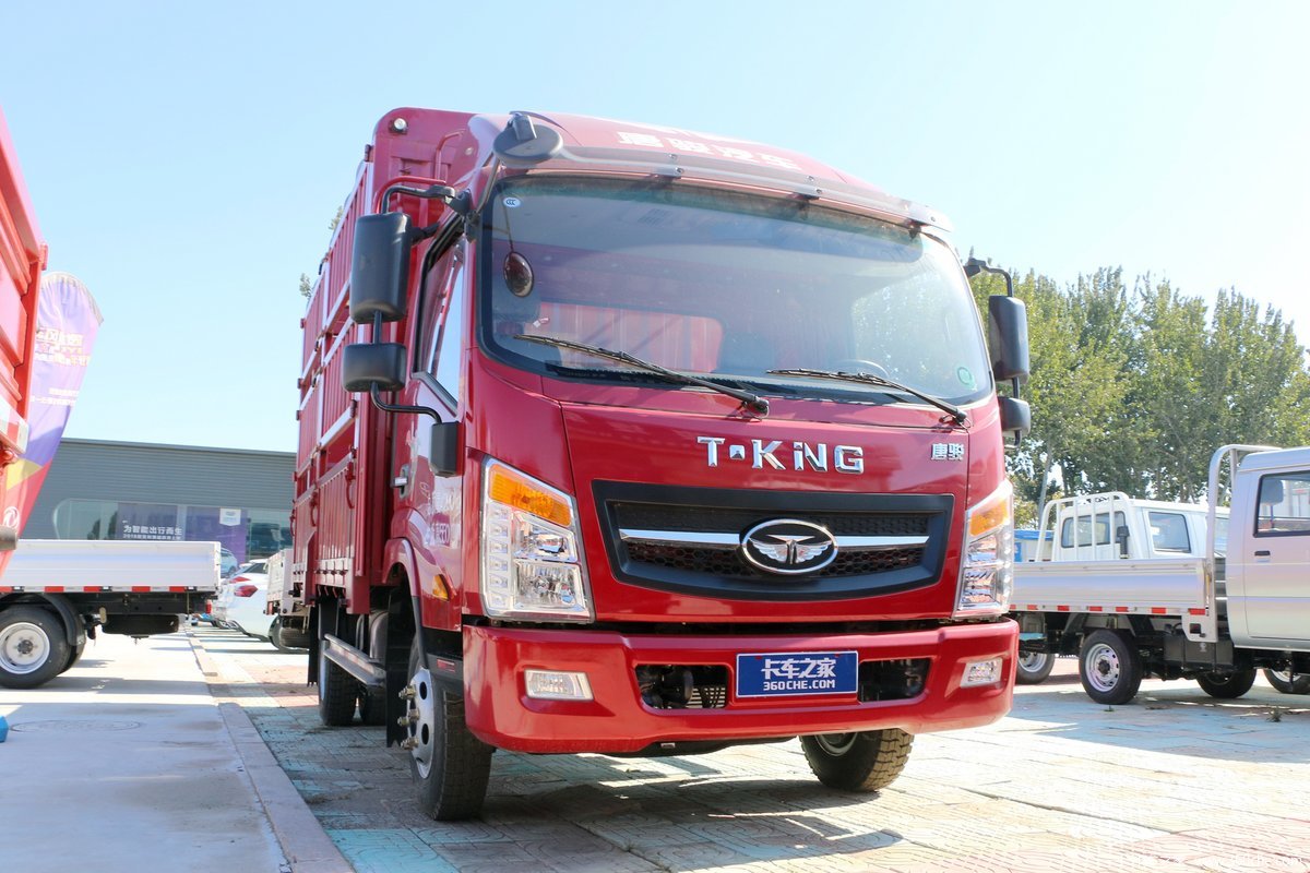 唐骏欧铃 T7系列 129马力 4X2 4.1米单排仓栅式轻卡(桶装垃圾运输车)