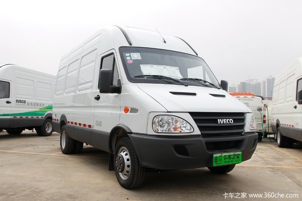 南京依维柯 宝迪 4.49T 5.99米纯电动售货车90.75kWh