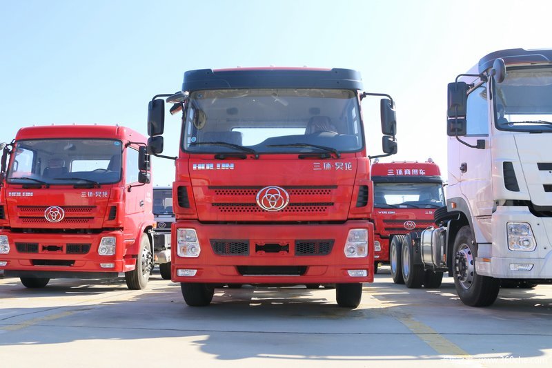 【图】三环十通 昊龙重卡 310马力 6x4牵引车(stq4258l08y6s5)_实拍