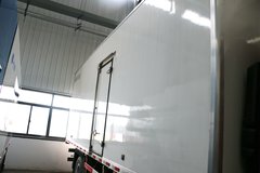 一汽凌河 180马力 7.8米排半冷藏车(CAL5181XLCE5)