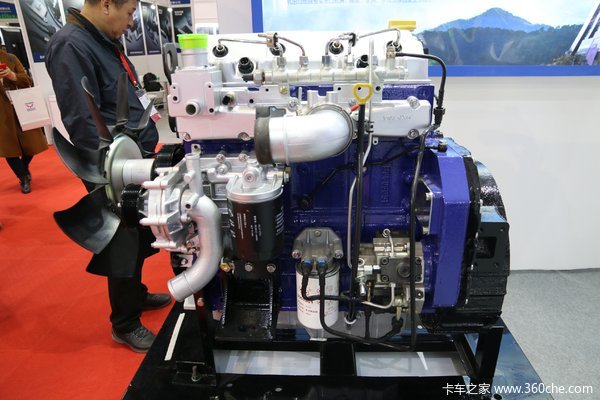 云内动力YN4F136-30CR 200马力 4.7L 国四 柴油发动机