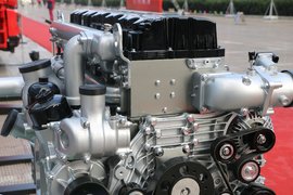 YCK15系列 发动机外观                                                图片