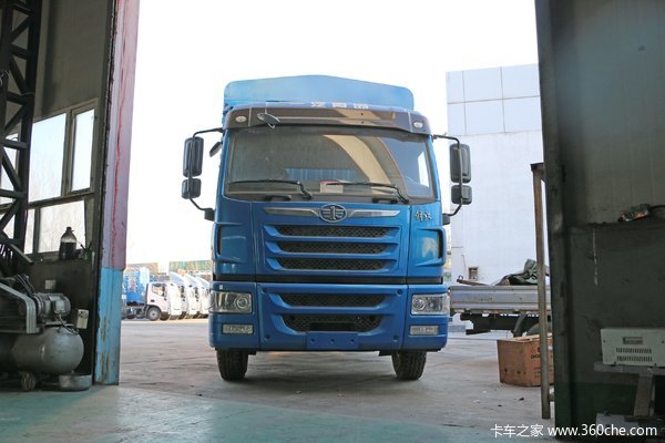 青岛解放 龙VH 250马力 4X2 6.7米仓栅式载货车(国六)(法士特8挡)(CA5180CCYPK2L2E6A80)