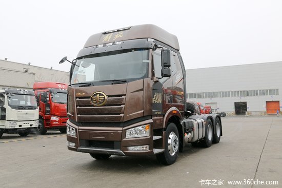 一汽解放新j6p重卡领航版四季款550马力6x4牵引车ca4250p66k25t1a1e5