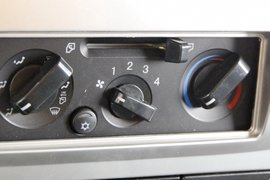 轩德E9 电动冷藏车内饰图片