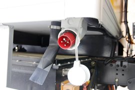 轩德E9 电动冷藏车底盘图片
