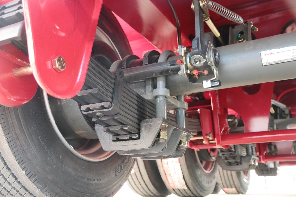 5米三桥大鹅颈自卸半挂车_实拍图片_699810_卡车之家