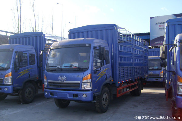 青岛解放 骏威(J5K)中卡 160马力 4X2 6.6米仓栅式载货车(CA5121XXYPK2L3EA80-1)