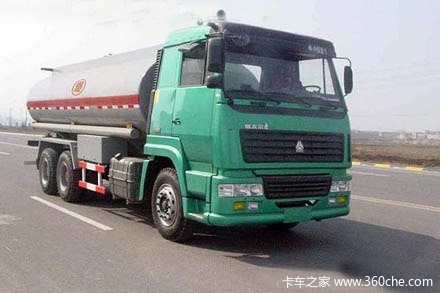 中国重汽 斯太尔王 266马力 6X4 油罐车(绿叶牌)(JYJ5251GJYC)