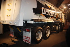 沃尔沃 FMX重卡 420马力 8X4 8.6米自卸车