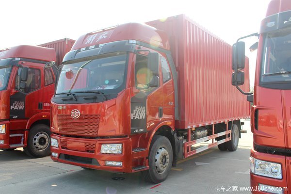 一汽解放 新J6L重卡 220马力 4X2 6.8米厢式载货车(国六)(CA5180XXYP62K1L4E6)