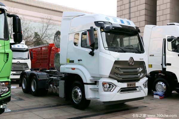 中国重汽 豪瀚N7G重卡 440马力 6X4 LNG牵引车(国六)(ZZ4255V3846F1L)
