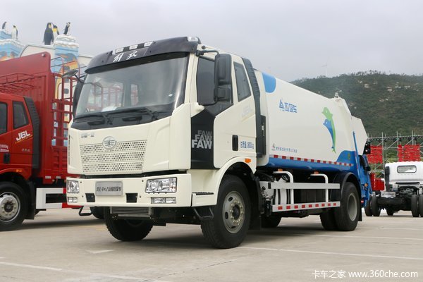 一汽解放国六排放垃圾运输车