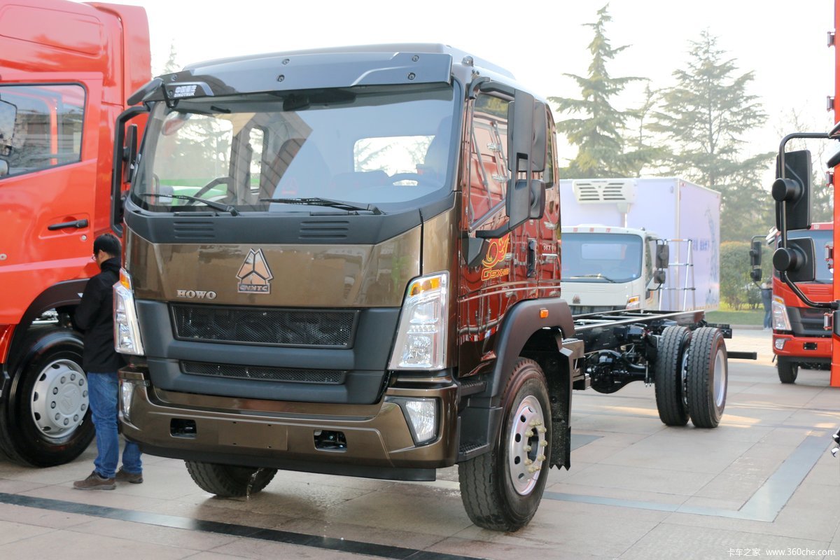 中国重汽HOWO G5X中卡 220马力 4X2 单排厢式载货车(国六)