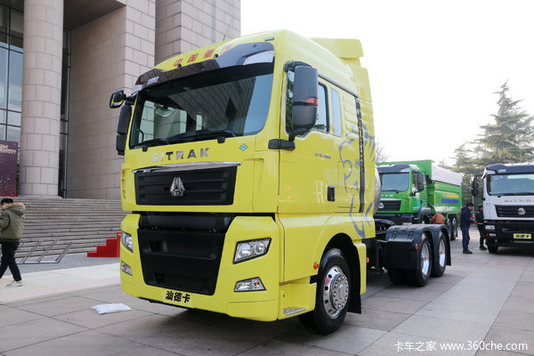 中国重汽 汕德卡SITRAK C7H重卡 440马力 6X4 LNG牵引车(ZZ4256V384HF1LB)