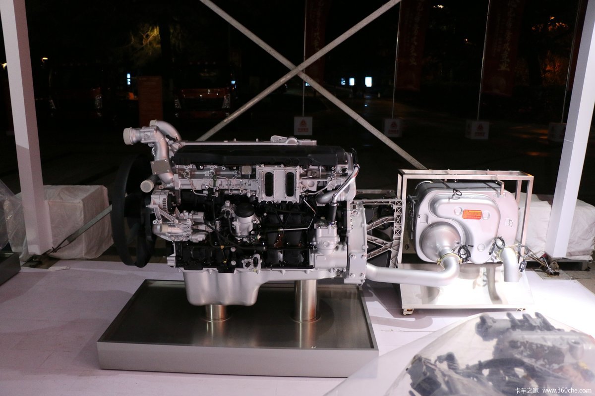 中国重汽MC13.46-61 460马力 12.5L 国六 柴油发动机