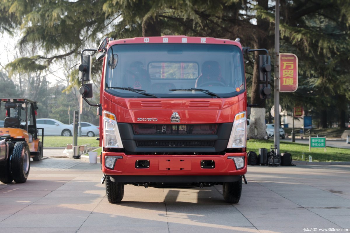 中国重汽HOWO 统帅 2019款 168马力 5.2米排半厢式载货车