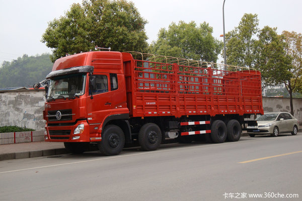 东风商用车 天龙重卡 315马力 8X4 9.6米仓栅式载货车(DFL5241CCQAX33)