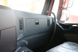 大运N8V 牵引车驾驶室                                               图片