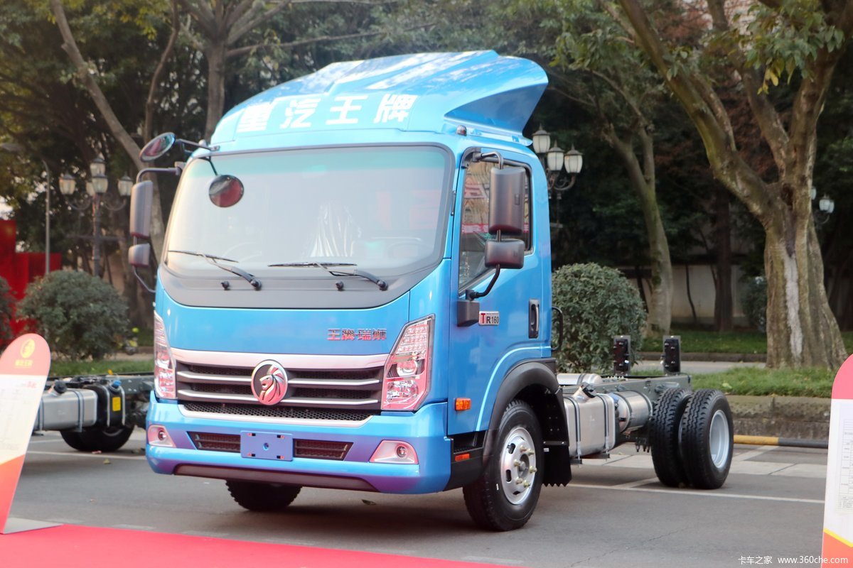 中国重汽成都商用车 瑞狮 156马力 单排厢式轻卡底盘