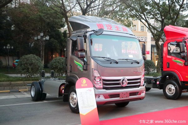 中国重汽，瑞狮潍柴国六车型，现在订车优惠高达0.9万元