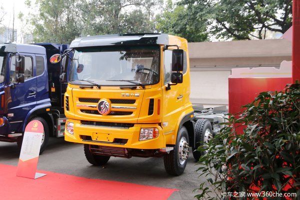 中国重汽成都商用车 力狮 350马力 8X4 9.6米自卸车(国六)