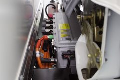 骐铃汽车 EV300 4.5T 4.15米单排纯电动厢式轻卡(JML5041XXYBEV03)86.02kWh