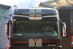 奔驰 Actros重卡 440马力 6X2R牵引车(黑曜石)(后提升桥)(型号2644)