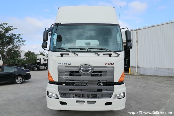 广汽日野 700臻值系 危运版 420马力 6X4牵引车(YC4250SS2PK5W)