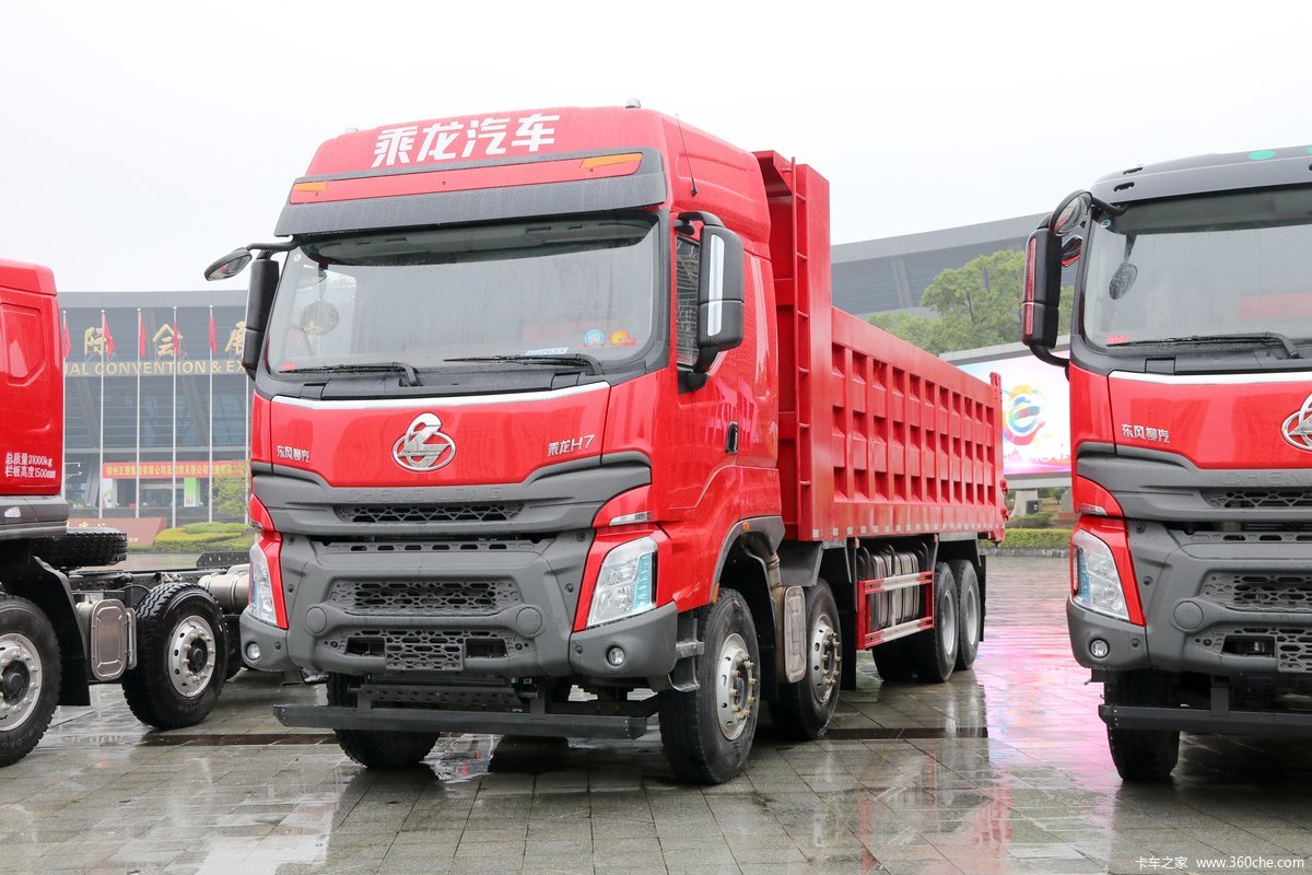 东风柳汽 乘龙H7 600马力 8X4 8米自卸车(玉柴)(国六)