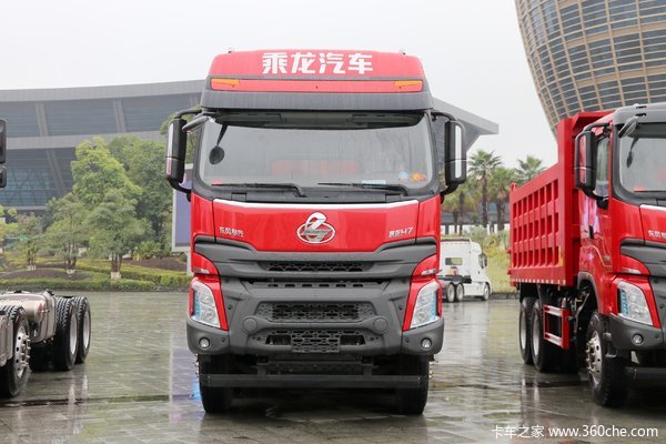 东风柳汽 乘龙H7 420马力 8X4 8.2米自卸车(高顶)(LZ3314M5FB)