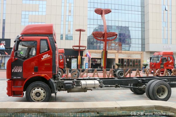 一汽解放 J6L中卡 2020新款 领航版 240马力 4X2 6.75米栏板载货车(CA1180P62K1L4E5)