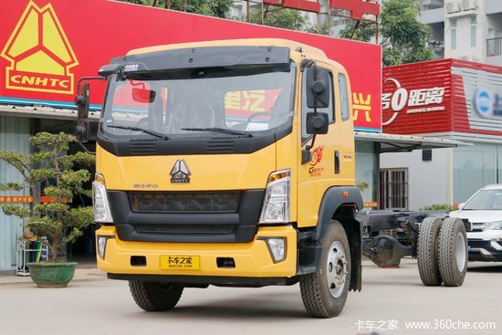 中国重汽HOWO G5X中卡 220马力 4X2 6.2米排半栏板载货车(ZZ1187G471DE1)