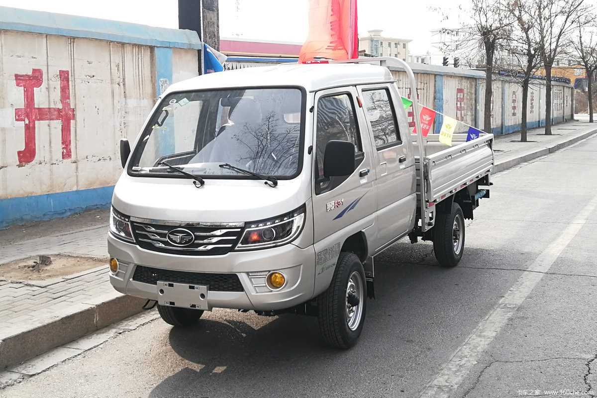 唐骏欧铃 赛菱F3 豪华版 1.2L 88马力 汽油/CNG 2.56米双排栏板微卡