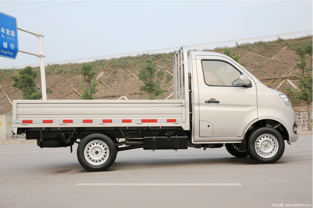 05米单排栏板微卡(sc1031gdd5a)>外观> > 长安跨越 > 跨越王x1 > 长安