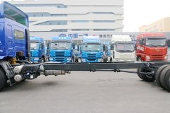 东风柳汽 新乘龙M3中卡 200马力 4X2 9.8米厢式载货车(LZ5185XXYM3AB)