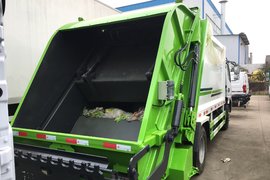 东风多利卡底盘 垃圾运输车外观                                                图片