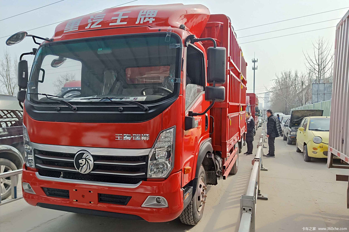中国重汽成都商用车 瑞狮 156马力 4.15米单排仓栅式轻卡