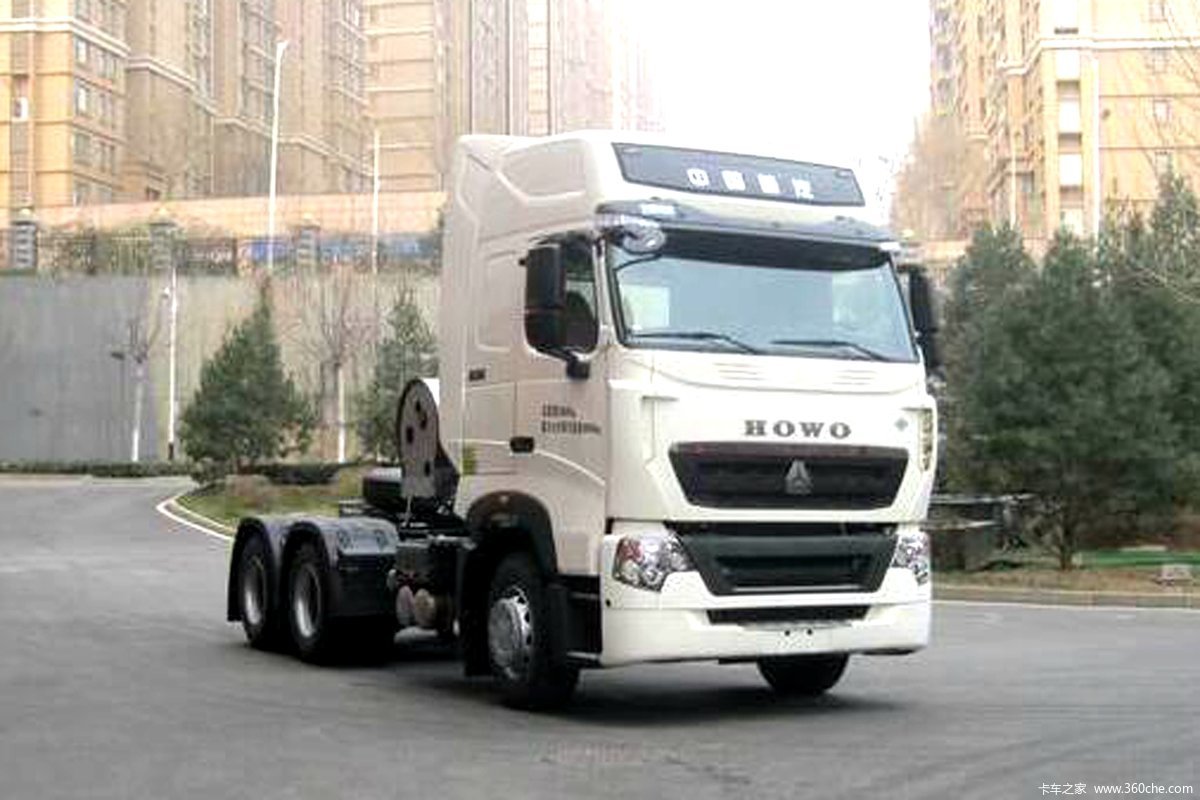 中国重汽 HOWO T7H重卡 520马力 6X4 LNG牵引车(国六)