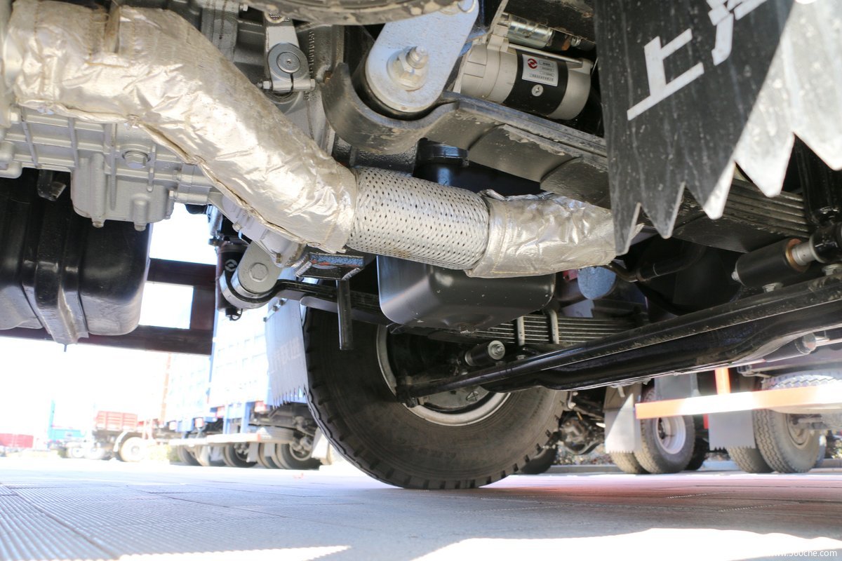 上汽跃进 超越c系 跃进 超越c500-33 重载版 180马力 4.