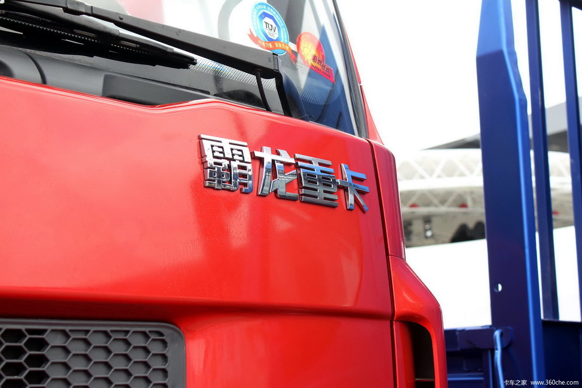 东风柳汽 霸龙507重卡 340马力 6x4 牵引车