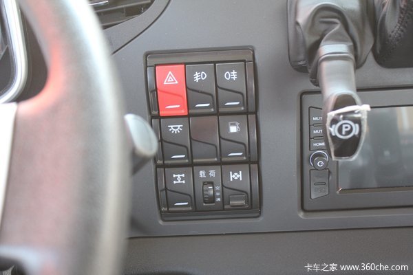 回馈用户-一汽j6p550马力牵引车优惠5000元