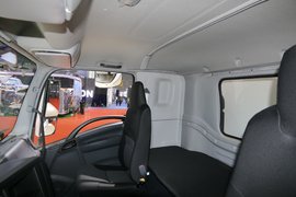 五十铃FVR 载货车驾驶室                                               图片