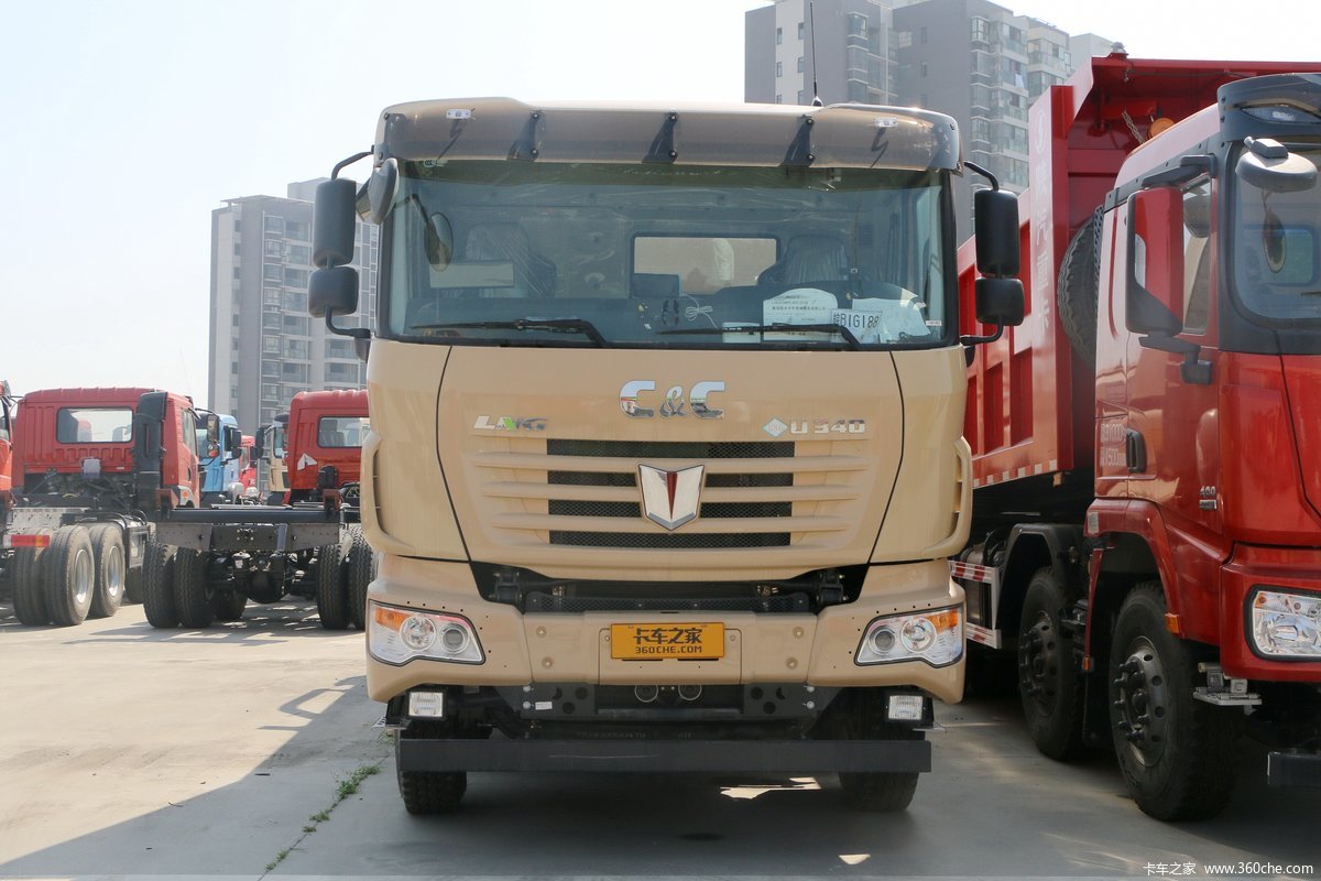 联合卡车 U380 380马力 8X4 5.6米LNG自卸车(国六)