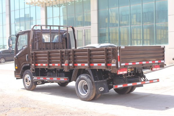 华振降价促销 时代H自卸车欢迎到店咨询