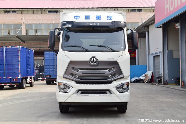 中国重汽 豪沃N5G重卡 280马力 6X2 9.52米翼开启厢式载货车(ZZ5255XYKM56C3E1)