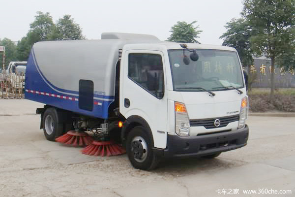 郑州日产 凯普斯达 140马力 4X2 扫路车(江特牌)