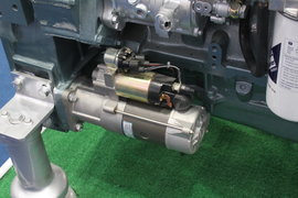 YC6M系列 发动机外观                                                图片