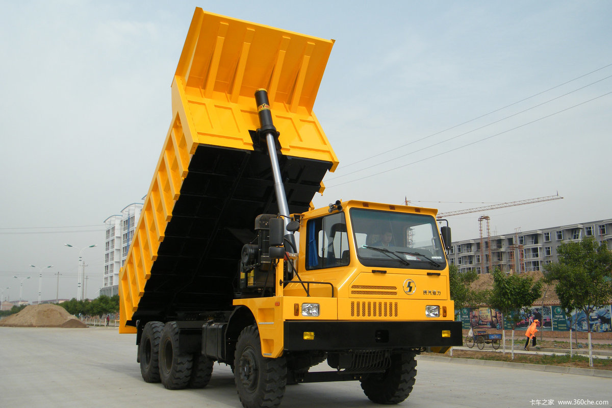 陕汽通力 380马力 6x4 宽体矿用自卸车