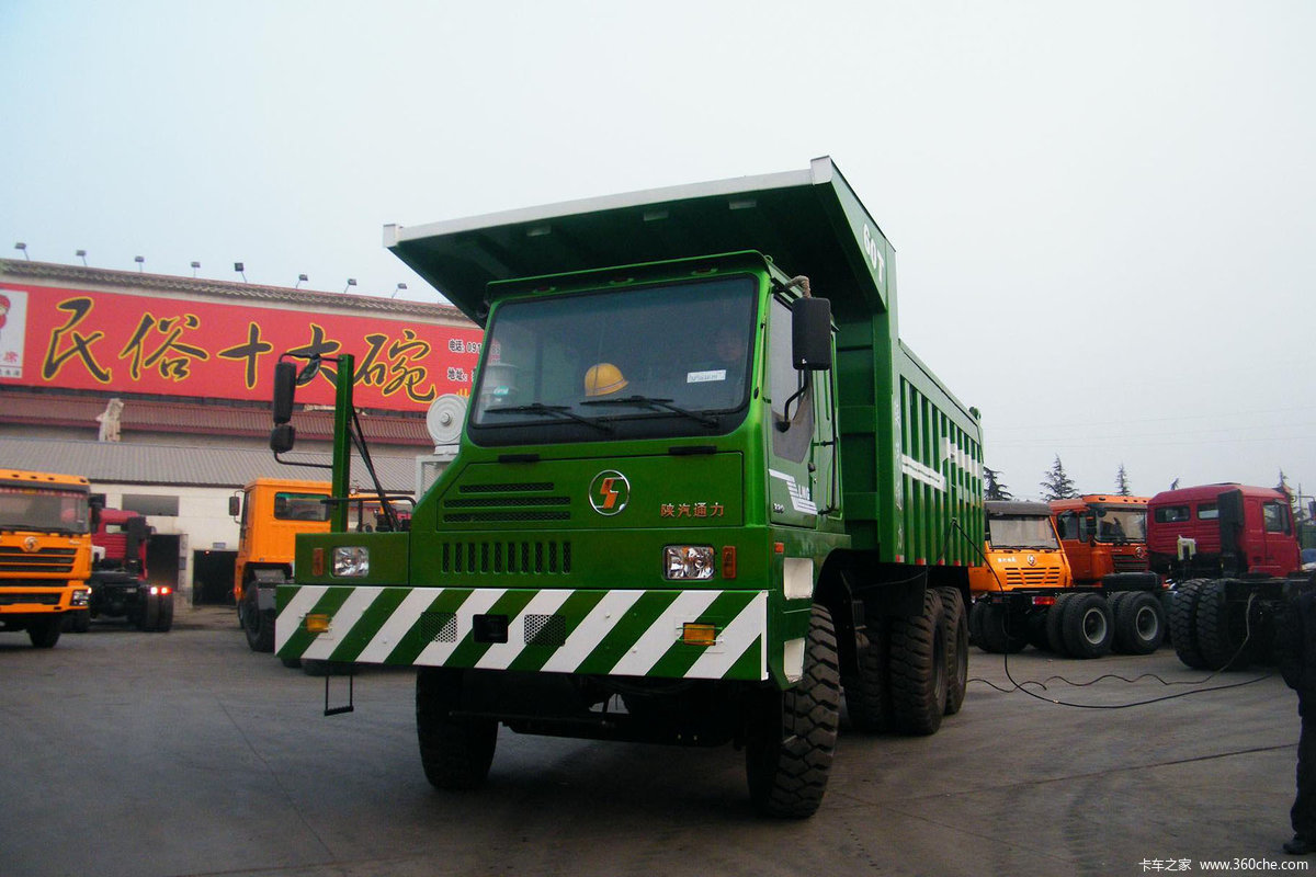 陕汽通力 380马力 6X4 CNG宽体矿用自卸车